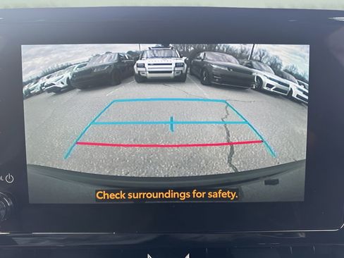 Used 2025 Toyota Corolla Cross LE image 18