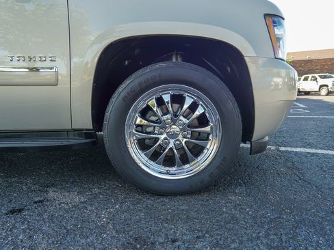 Used 2012 Chevrolet Tahoe LTZ AWD/4WD image 12
