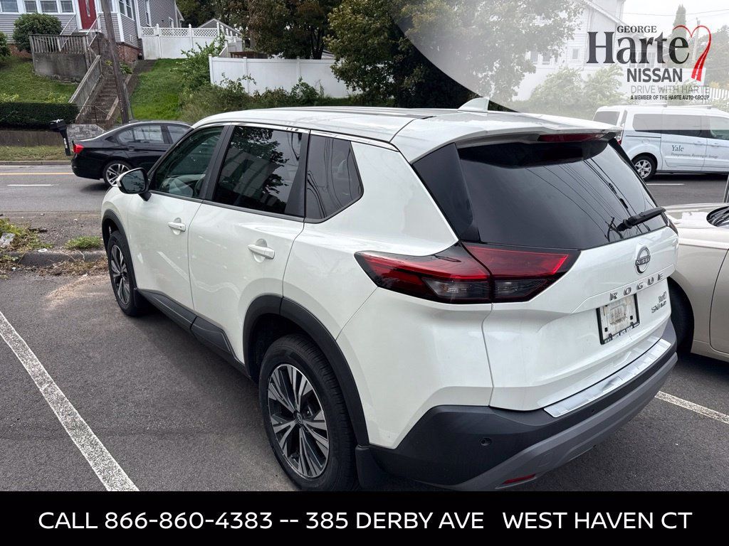 Used 2023 Nissan Rogue SV AWD/4WD image 3