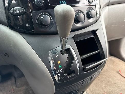 Used 2004 Toyota Sienna LE image 29