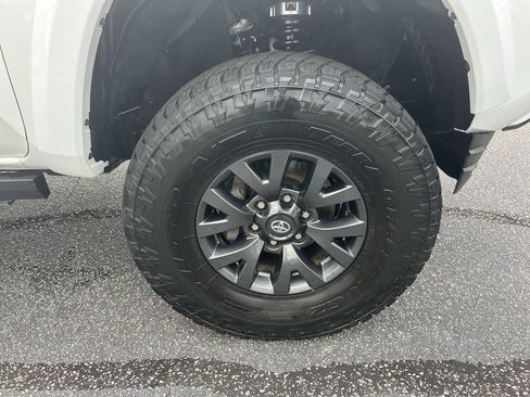 Used 2023 Toyota Tacoma SR5 w/ Technology Package AWD/4WD image 13