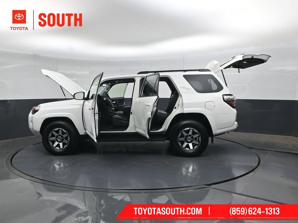 Used 2022 Toyota 4Runner TRD Off-Road Premium w/ Moonroof Package AWD/4WD image 52