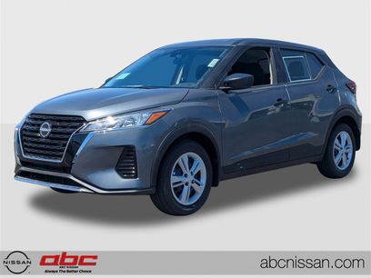 New 2025 Nissan Kicks Play S