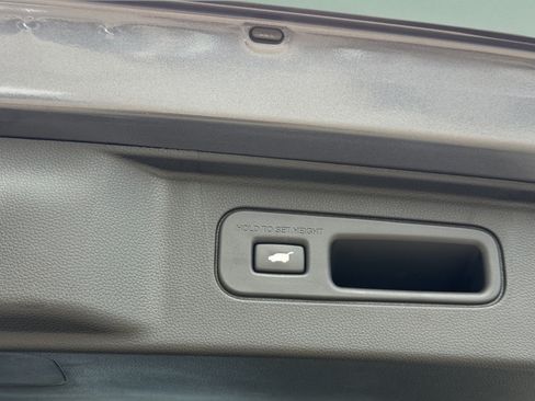 Used 2025 Honda Pilot Touring image 27