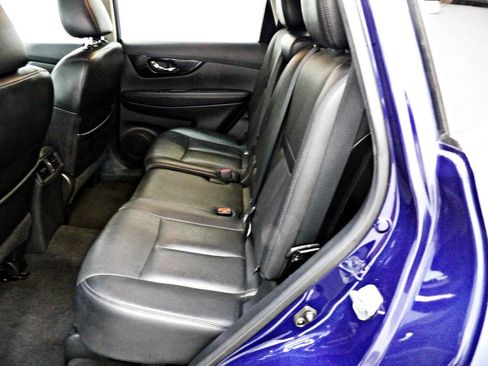 Used 2017 Nissan Rogue SL image 10