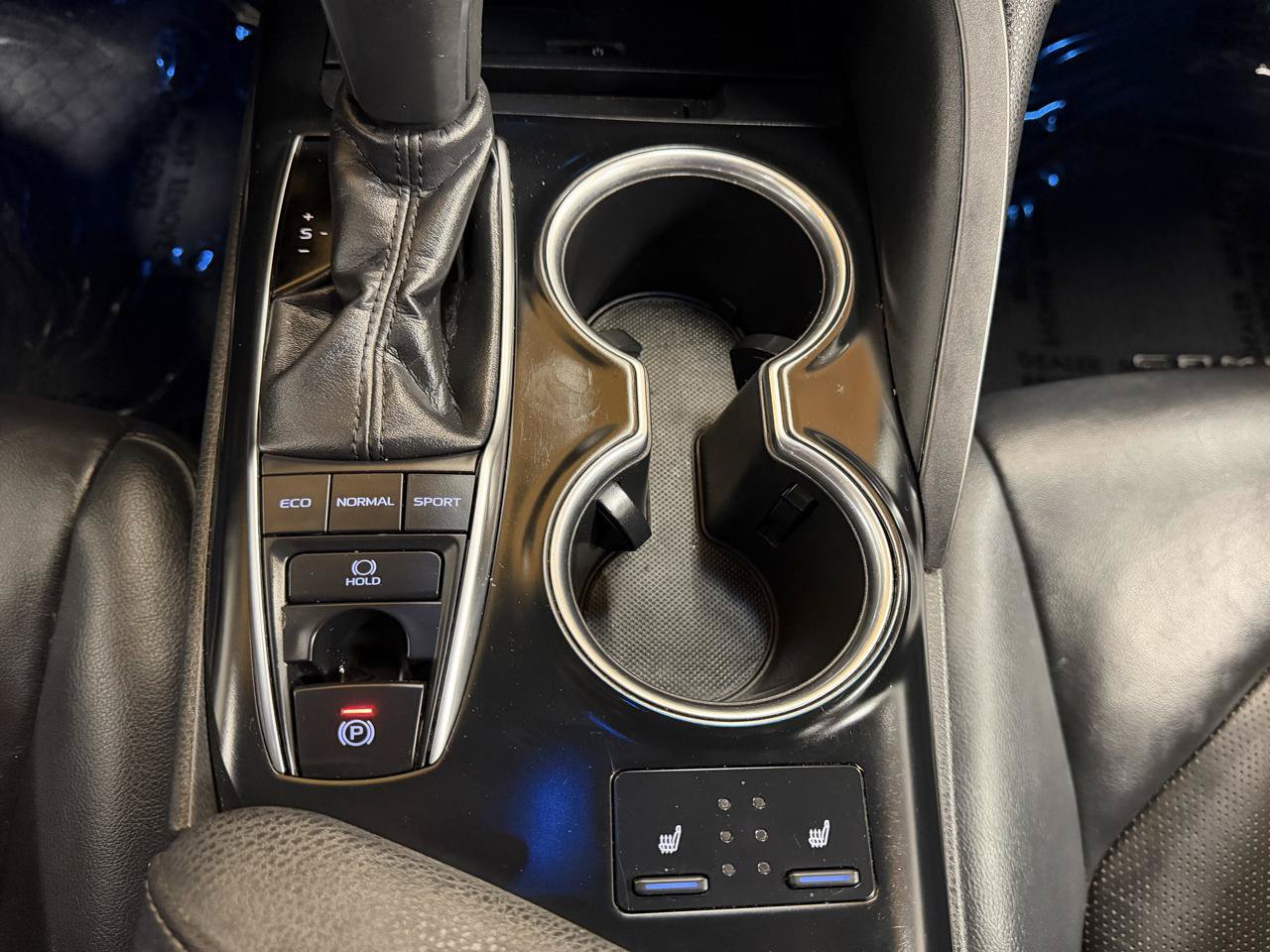Used 2018 Toyota Camry XSE FWD image 19