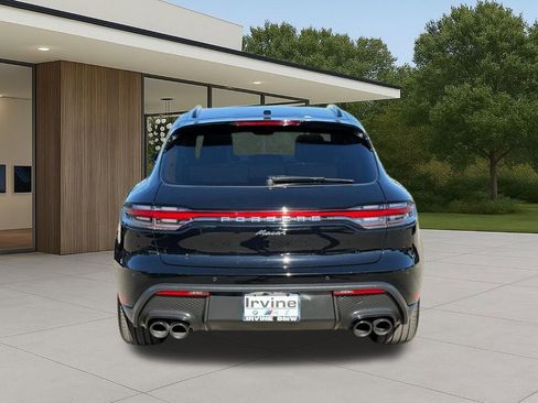 Used 2022 Porsche Macan image 11