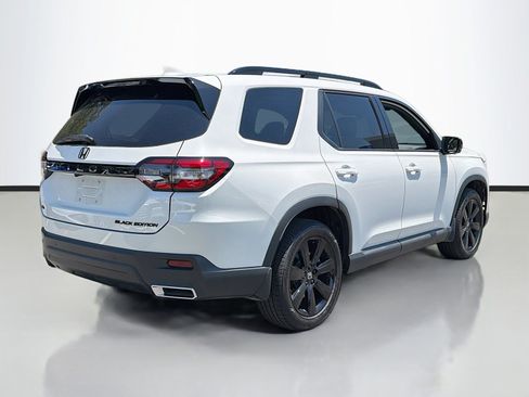 Used 2025 Honda Pilot Black Edition image 5