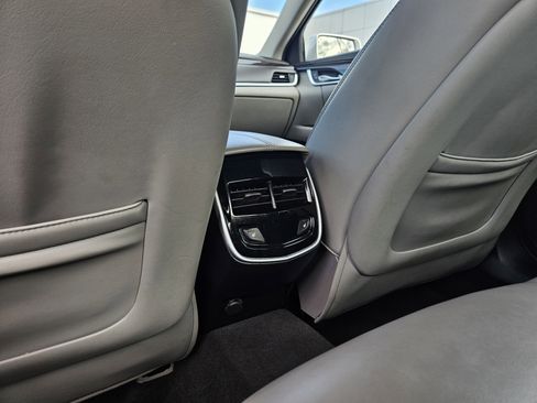 Used 2017 Cadillac XTS Luxury image 27