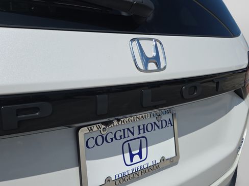 Used 2023 Honda Pilot Elite image 37