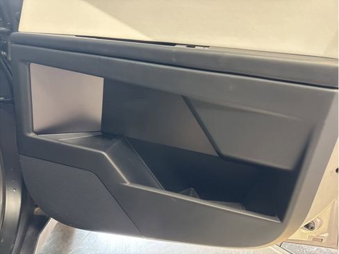 Used 2024 Tesla Cybertruck AWD Crew Cab image 14