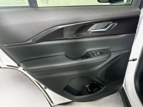 Used 2023 Jeep Grand Cherokee Altitude RWD image 25