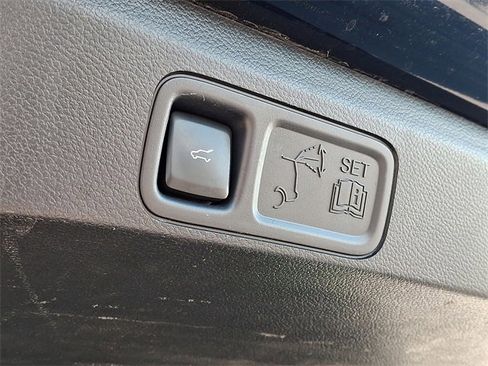 Used 2024 Lincoln Navigator Premiere image 34