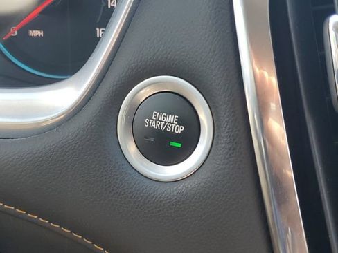 Certified 2021 Chevrolet Traverse LT FWD image 24