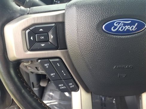 Used 2022 Ford F250 Platinum w/ FX4 Off-Road Package AWD/4WD image 27