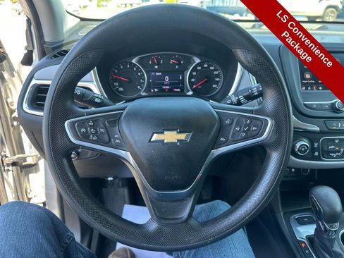 Used 2022 Chevrolet Equinox LS w/ LS Convenience Package image 18