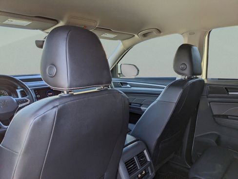Used 2021 Volkswagen Atlas SE image 16