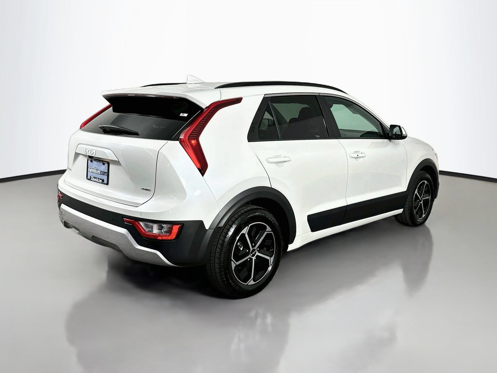 Used 2025 Kia Niro EX w/ EX Cold Weather Package FWD image 7