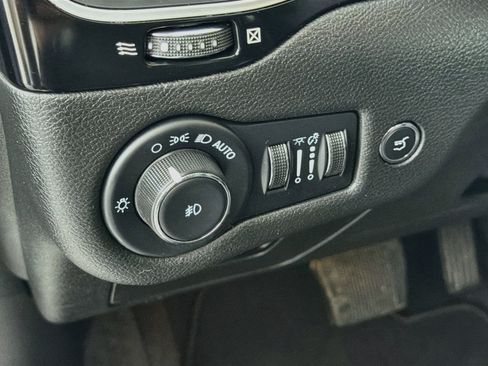 Used 2023 Jeep Cherokee Altitude Lux AWD/4WD image 17