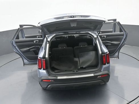 Used 2022 Kia Sorento LX image 65