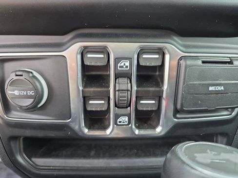 Used 2023 Jeep Wrangler Unlimited Sahara w/ Cold Weather Group image 15