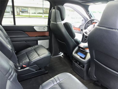 Used 2022 Lincoln Navigator L Reserve AWD/4WD image 24