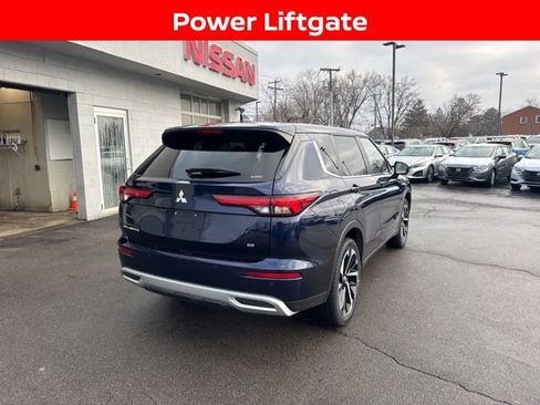 Used 2024 Mitsubishi Outlander AWD image 2