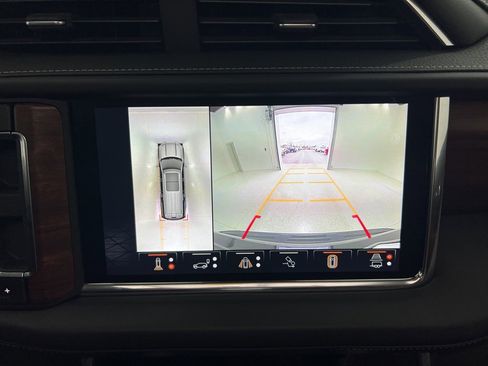 Used 2023 GMC Yukon Denali Ultimate image 13