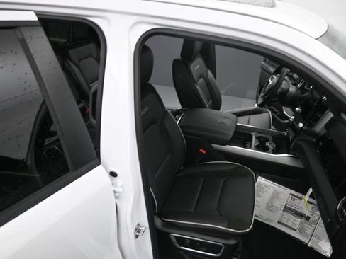 New 2026 RAM 1500 Laramie w/ Night Edition AWD/4WD image 19