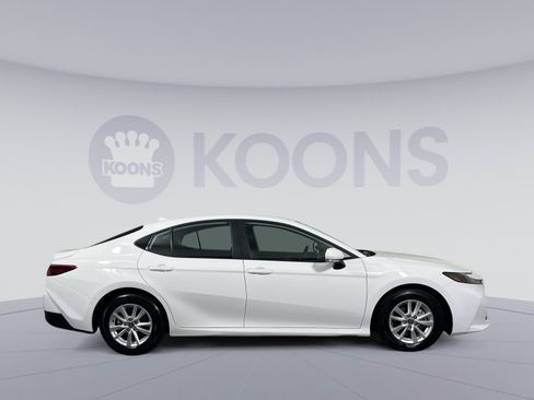 Used 2025 Toyota Camry LE FWD image 8