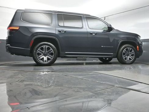 Used 2022 Jeep Wagoneer Series III w/ Flexible Seating Group image 39