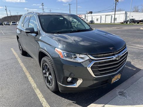 Used 2020 Chevrolet Traverse LT FWD image 3