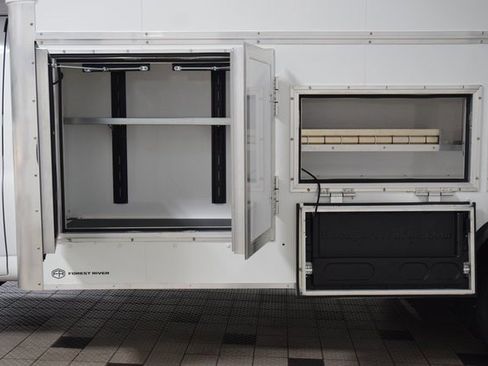 New 2025 Chevrolet Express 4500 w/ Power Convenience Package image 32