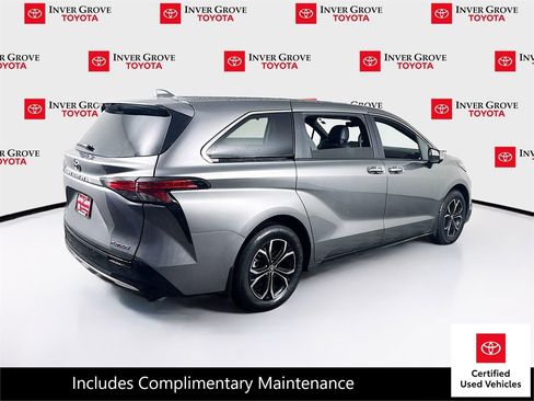 Certified 2026 Toyota Sienna Platinum AWD/4WD image 5