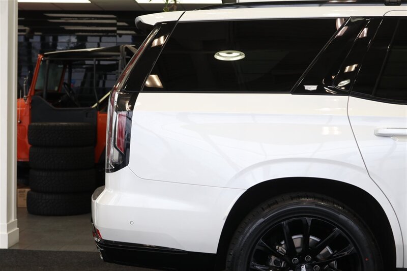 Used 2024 Cadillac Escalade Sport Platinum w/ LPO, ONYX Package AWD/4WD image 37