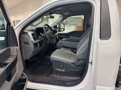 New 2026 Ford F550 4x4 Regular Cab Super Duty w/ XL Chrome Package image 7