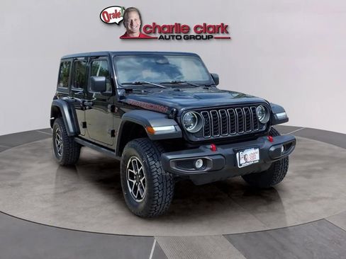 Used 2025 Jeep Wrangler Unlimited Rubicon AWD/4WD image 7