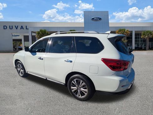 Used 2020 Nissan Pathfinder SV image 6