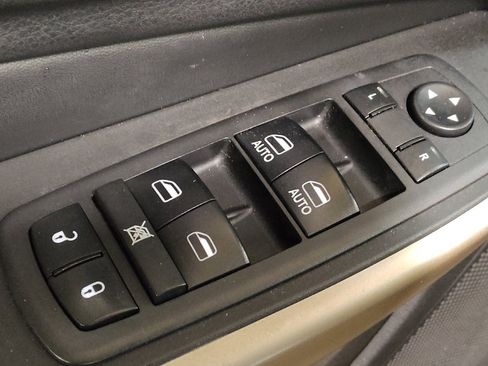 Used 2018 Jeep Cherokee Limited w/ High Altitude Package image 27