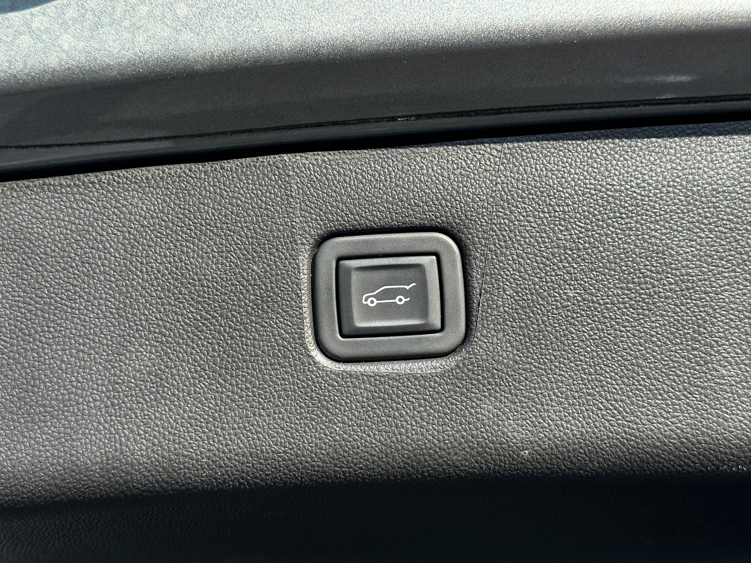 Used 2024 Chevrolet Blazer RS w/ Enhanced Convenience Package FWD image 23