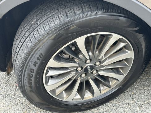 Used 2021 Lincoln Nautilus FWD w/ Equipment Group 101A image 30