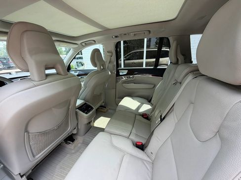 Used 2016 Volvo XC90 T6 Momentum w/ Momentum Plus Package AWD/4WD image 19