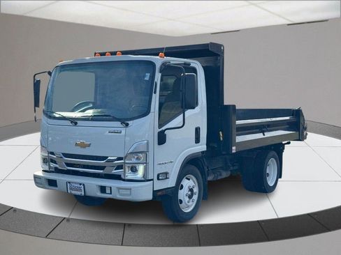 Used 2024 Chevrolet Low Cab Forward image 6