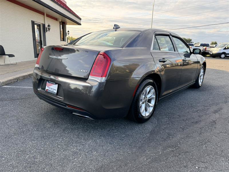 Used 2016 Chrysler 300 Limited RWD image 5