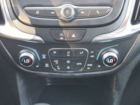 Used 2023 Chevrolet Equinox LT image 17