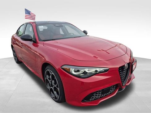 New 2025 Alfa Romeo Giulia AWD w/ Driving Assist Package image 7