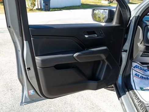 Used 2023 Chevrolet Colorado LT w/ LT Convenience Package II image 11