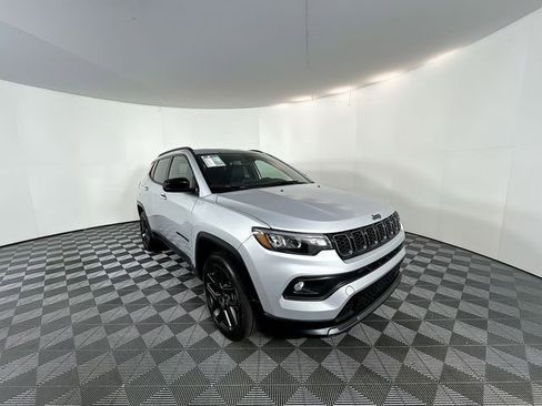 New 2026 Jeep Compass Latitude image 2