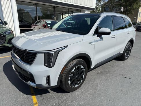 Used 2025 Kia Sorento S w/ Panoramic Sunroof Package AWD/4WD image 15