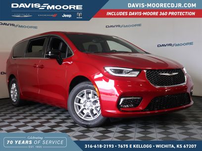 New 2026 Chrysler Pacifica Select
